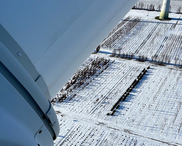 Industriekletter Unternehmen Otto bei der Instandsetzung einer Windkraftanlage